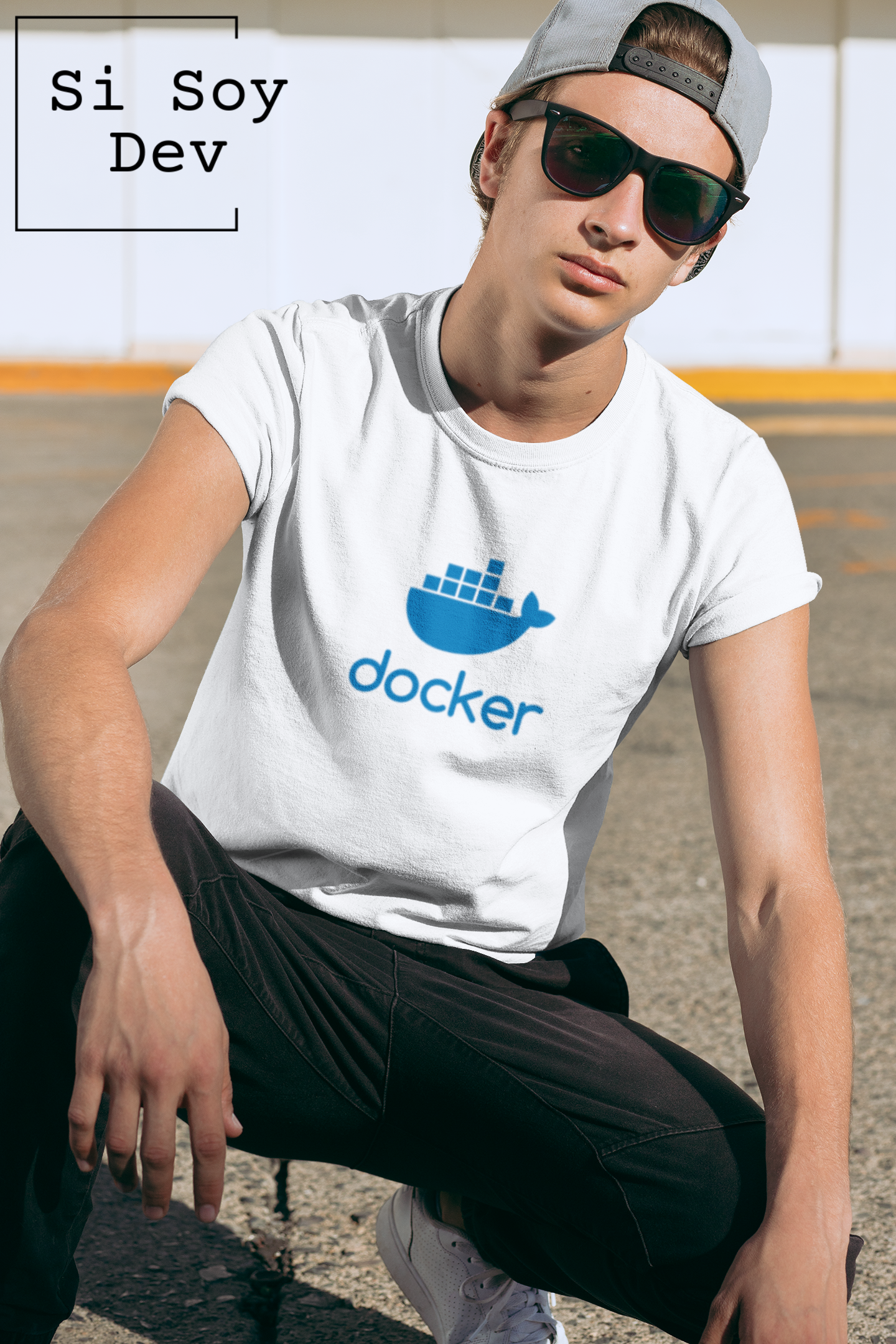 Camiseta logo central Docker