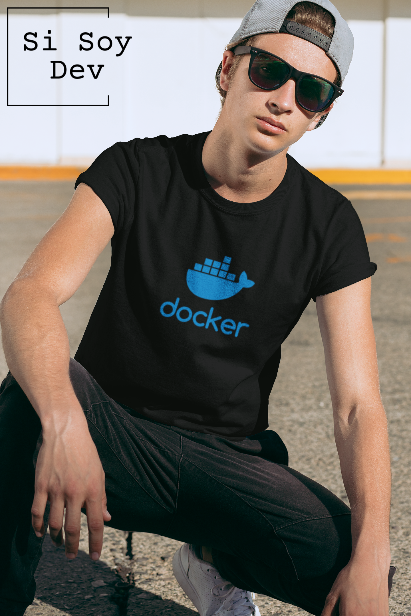 Camiseta logo central Docker